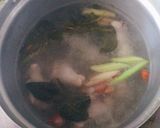 รูปขั้นตอนการทำที่ 1 ของ ต้มแซ่บน่องไก่ใส่เห็ดเข็มทอง