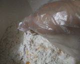 Foto langkah ke 2 dari resep Roti Pizza.