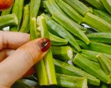लाजवाब भरवा भिंडी(lajawab bharawa bhindi recipe in hindi) रेसिपी चरण 1 फोटो