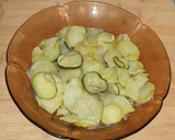 Foto del paso 1 de la receta: Merluza con guarnición de patatas y huevo poché al microondas