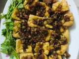 Đậu hủ chiên sốt thịt rang bơ cay