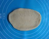 Foto langkah ke 4 dari resep Caterpillar Bread.