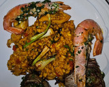 Foto del paso 9 de la receta: Arroz Maty, con alcachofas confitadas, ajos tiernos, gambas langostineras y sepia