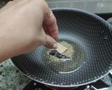 A picture of step 3 of Dal Palak.