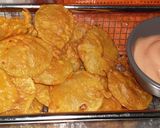 A picture of step 4 of Chicken flavoured alu pakora.