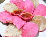 Foto langkah ke 14 dari resep Cireng Merah Putih🇮🇩 Isi Kornet-Sosis Pedas.
