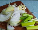 Foto langkah ke 2 dari resep Tumis Kerang Saus Tiram.