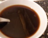 Foto del paso 3 de la receta: Pechito de cerdo con hierbas al limón
