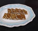 मूंगफली चिक्की (moongfali chikki recipe in Hindi) रेसिपी चरण 6 फोटो
