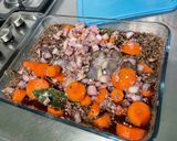 Une image de l'étape 2 de Rôti de sanglier mariné, carottes et lard fumé.