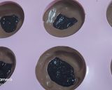A picture of step 4 of Frozen chocolate mousse Dome.