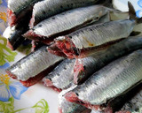 Foto del paso 6 de la receta: Montaditos de sardinas con majado de cardamomo y algunas cositas