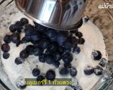 รูปขั้นตอนการทำที่ 3 ของ บลูเบอรี่มัฟฟิน สูตรทำง่าย อร่อยด้วย Blueberry Muffins