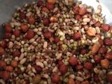 मोड आलेले  कडधान्य रस्सा (KADDHANY RASSA RECIPE IN MARATHI)