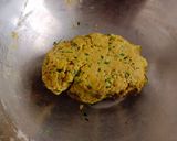 કોથમીર મરચા બિસ્કિટ ભાખરી (Biscuit bhakhri recipe in Gujarati) રેસીપી સ્ટેપ1ફોટો