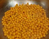 A picture of step 1 of Matar ko achaar (Nepali style with sesame and tamarind).