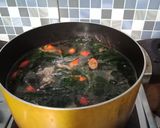 Foto langkah ke 3 dari resep Miyeok guk,sup rumput laut.