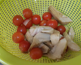 Foto del paso 2 de la receta: Guarnición de tomates cherry y alcachofas salteados a la soja
