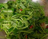 Foto langkah ke 4 dari resep Tumis Kangkung Terasi.