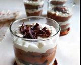 Foto langkah ke 8 dari resep Chocolate Triffle Cake.