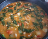 Foto del paso 3 de la receta: Judía blanca con sepia colas de gamba y acelga