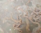 Foto langkah ke 2 dari resep Oseng usus ayam.