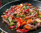 Foto langkah ke 4 dari resep Tumis mercon asin baby cumi.