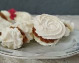 Foto del paso 3 de la receta: Merengues con dulce de leche