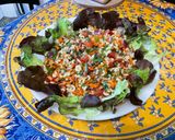Une image de l'étape 20 de Salade de coquillettes aux carottes, tomates bicolores et oignon rouge.