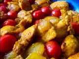Pinchitos de pollo con cebolla y tomatitos cherry