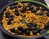 Foto del paso 2 de la receta: Ensalada de Garbanzos Tostados con Canónigos y Rulo de Cabra