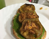 Foto del paso 5 de la receta: Tosta de tomates asados y huevos escalfados con pesto