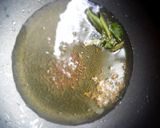 A picture of step 4 of Gobhi nu shak.