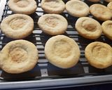 Foto del paso 6 de la receta: Galletitas con jalea de frutillas sin manteca