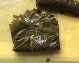 A picture of step 6 of Yaprak Sarma (stuffed grape leaves).