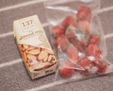 Foto langkah ke 1 dari resep Healthy Korean Strawberry Milk.