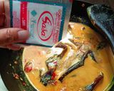 Foto langkah ke 5 dari resep Mangut Ikan Pari Asap.