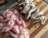 Foto del paso 1 de la receta: Pollo en salsa de setas