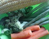 Foto langkah ke 1 dari resep Sop sayur dan telur #mpASI 1yo.