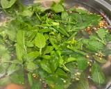 ต้มยำปลานิลใส่ใบกะเพรา วิธีทำสูตร 4 รูป