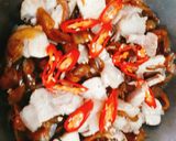 Hình bước làm 3 của món Dưa mắm trộn thịt luộc