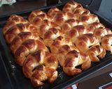 Foto del paso 9 de la receta: Medialunas de Manteca con harina común!! Facilísimo !