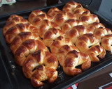 Foto del paso 9 de la receta: Medialunas de Manteca con harina común!! Facilísimo !