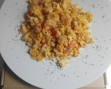 Foto del paso 3 de la receta: Huevos rotos de gambas al ajillo