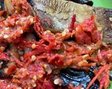Foto langkah ke 5 dari resep Iwak pe sambel penyet (ikan pe/pari asap).