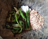 A picture of step 3 of Capsicum_tomato chutney.