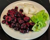 Foto del paso 1 de la receta Gazpacho de cerezas en Monsieur Cuisine Plus u otro robot