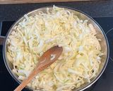A picture of step 1 of French Onion Soup (Soupe à l’Oignon Gratinée) 🧅🥣.