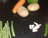 A picture of step 1 of Veg kurma.