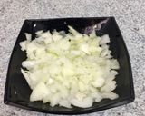 Foto del paso 1 de la receta Pimientos rellenos de calabacín y cebolla